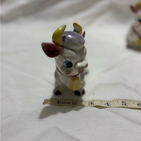 Vintage “Elsie the Cow” Ceramic Sugar Dish, Creamer, Salt and Pepper Shaker Set - Picture 4 of 14